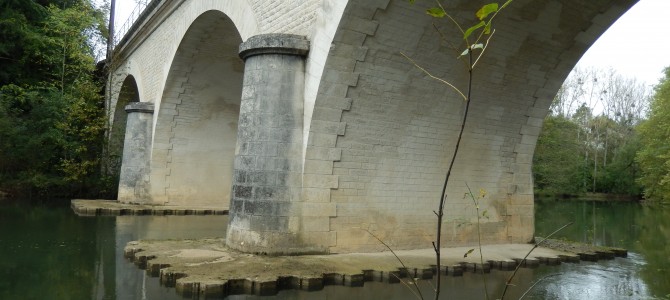 Sous le pont – bajo el puente