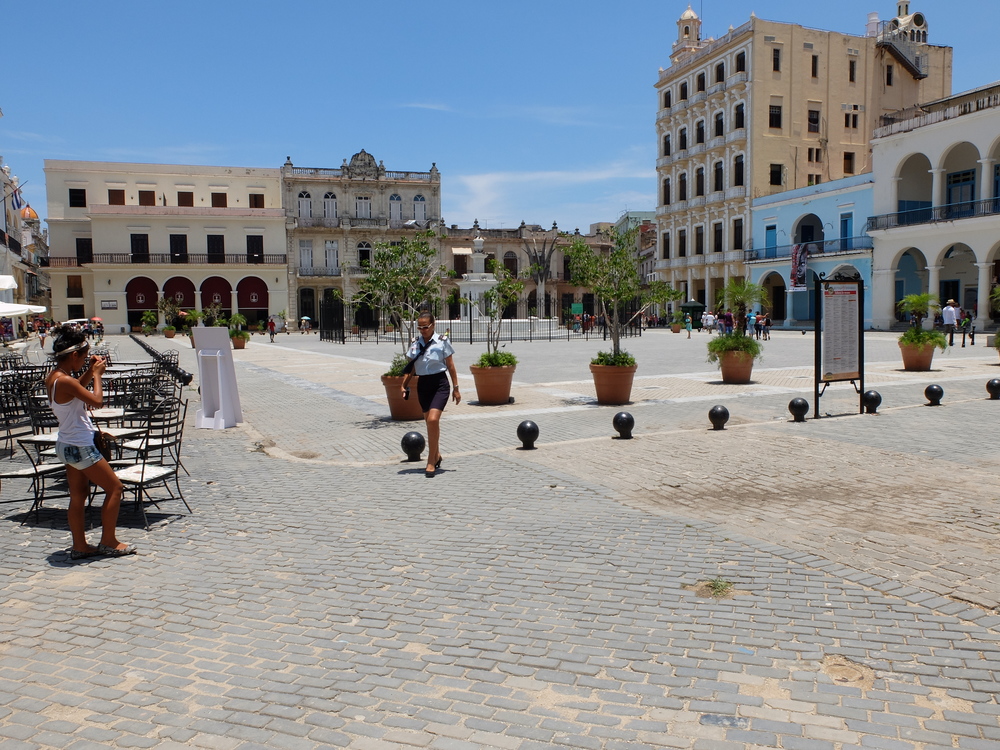 bcuba2016la-habana-plaza-vieja9