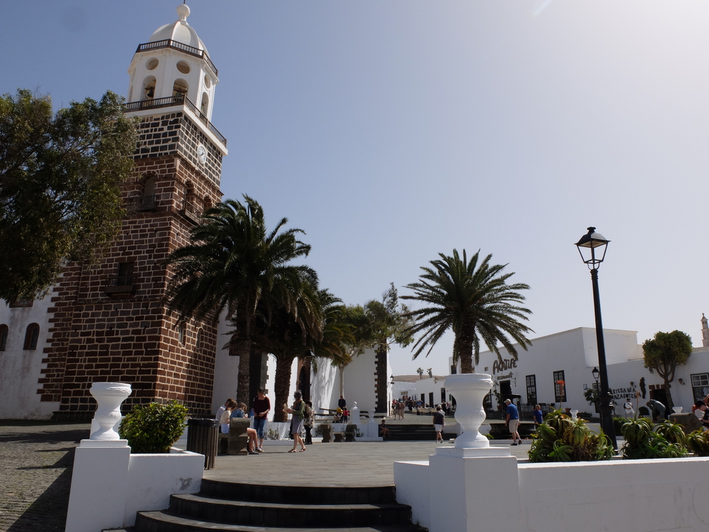 Lanzarote O Le Noir Est Lumi re Donde El Negro Es Luz 2 2 Un 